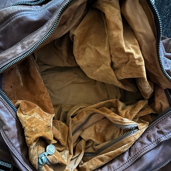 Tuscans leather duffle. - Picture 4 of 5